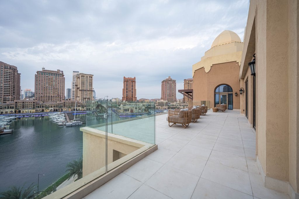 Exquisite Royal Penthouse With Stunning Marina View