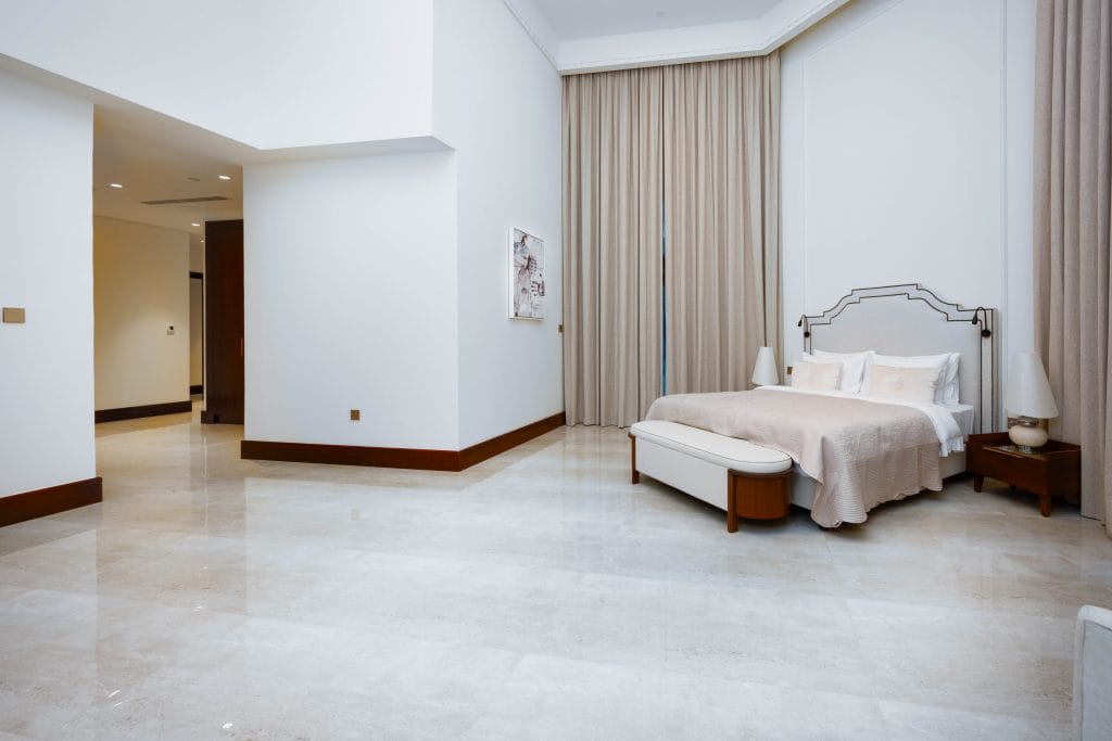Exquisite Royal Penthouse With Stunning Marina View