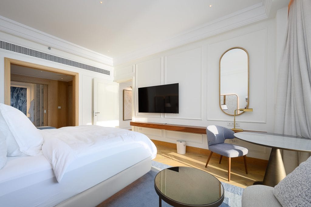 Luxury 2-Bedroom Residence with Sea Views at The Pearl-Qatar