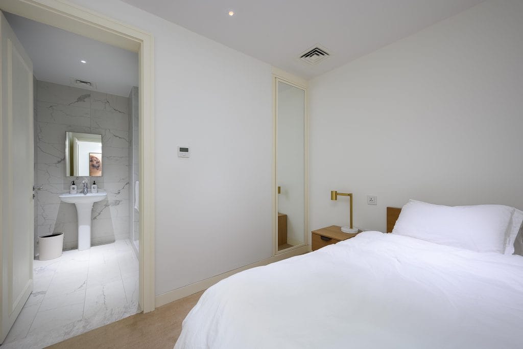 Luxury 2-Bedroom Residence with Sea Views at The Pearl-Qatar