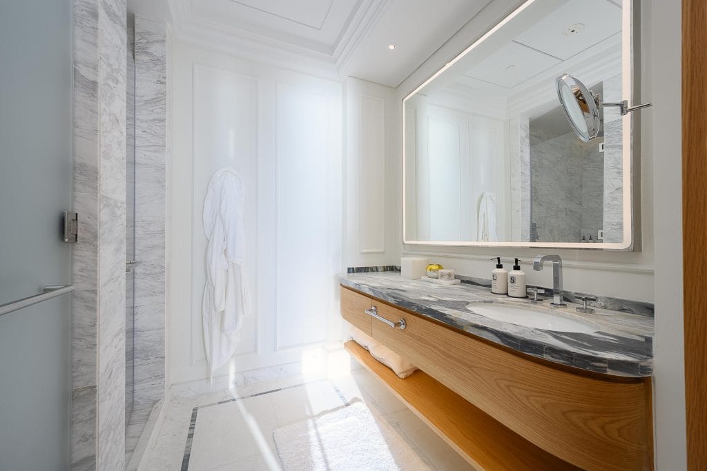 Luxury 2-Bedroom Residence with Sea Views at The Pearl-Qatar
